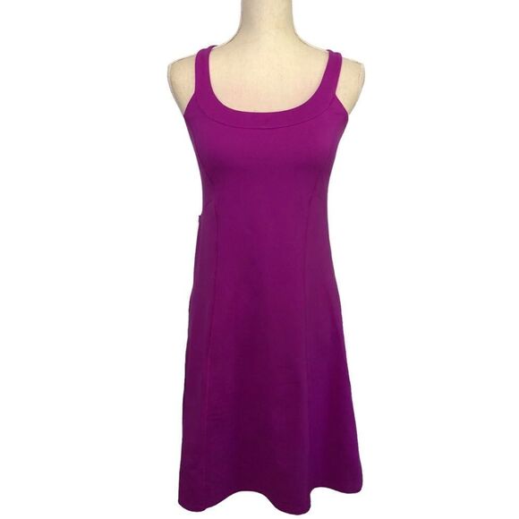 The North Face Hiking / Tennis / Athletic Dress Shelf Bra Magenta Size Medium - Picture 1 of 11